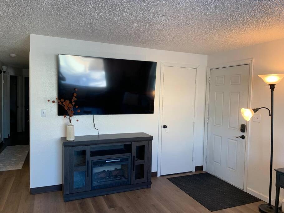 Newly Remodeled Relaxing Stay Near Downtown Fairbanks Extérieur photo